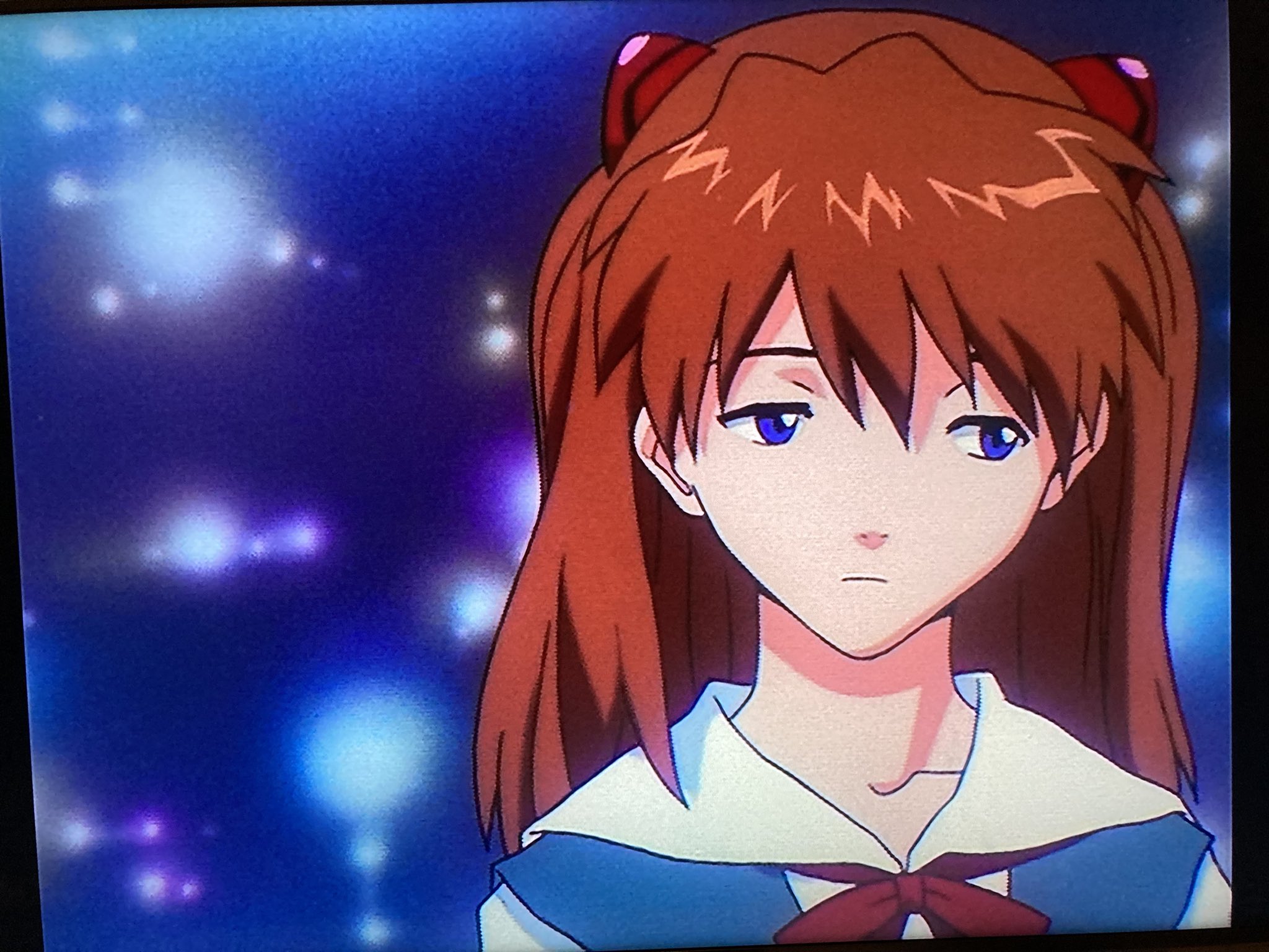 もきね 新世紀エヴァンゲリオンの21 24話はソフト化した時に作画が修正されてたりシーンが追加されてたりで いくつかバージョンがあるんです ネトフリのやつは作画修正あり 追加カットなしでした 追加カットがやたら最高なのでみんなdvdやブルーレイ