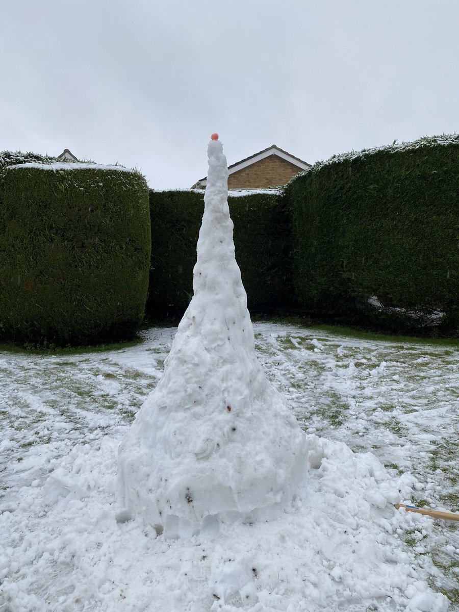 Maddieanthony_'s tweet image. Don't forget how to be children! ❄️☃️🥶 #mountanthony #snowsculpture #withagolfballontop