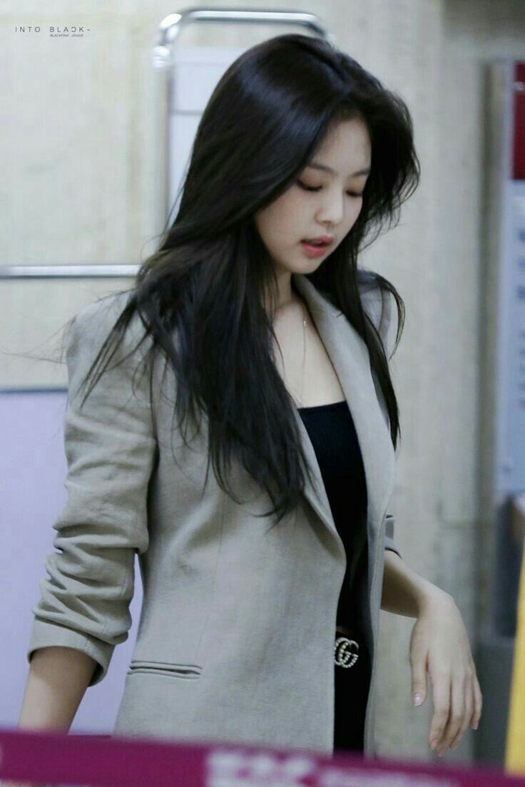 AnnymsC's tweet photo. @jenrubyjanes 
Happy Birthday Jennie 🌬🎂❤️ I will forever miss you, we will miss you i mean haha. That smile-on-the-ground. So cute ❤️❤️❤️ https://t.co/L0jARxkQXz