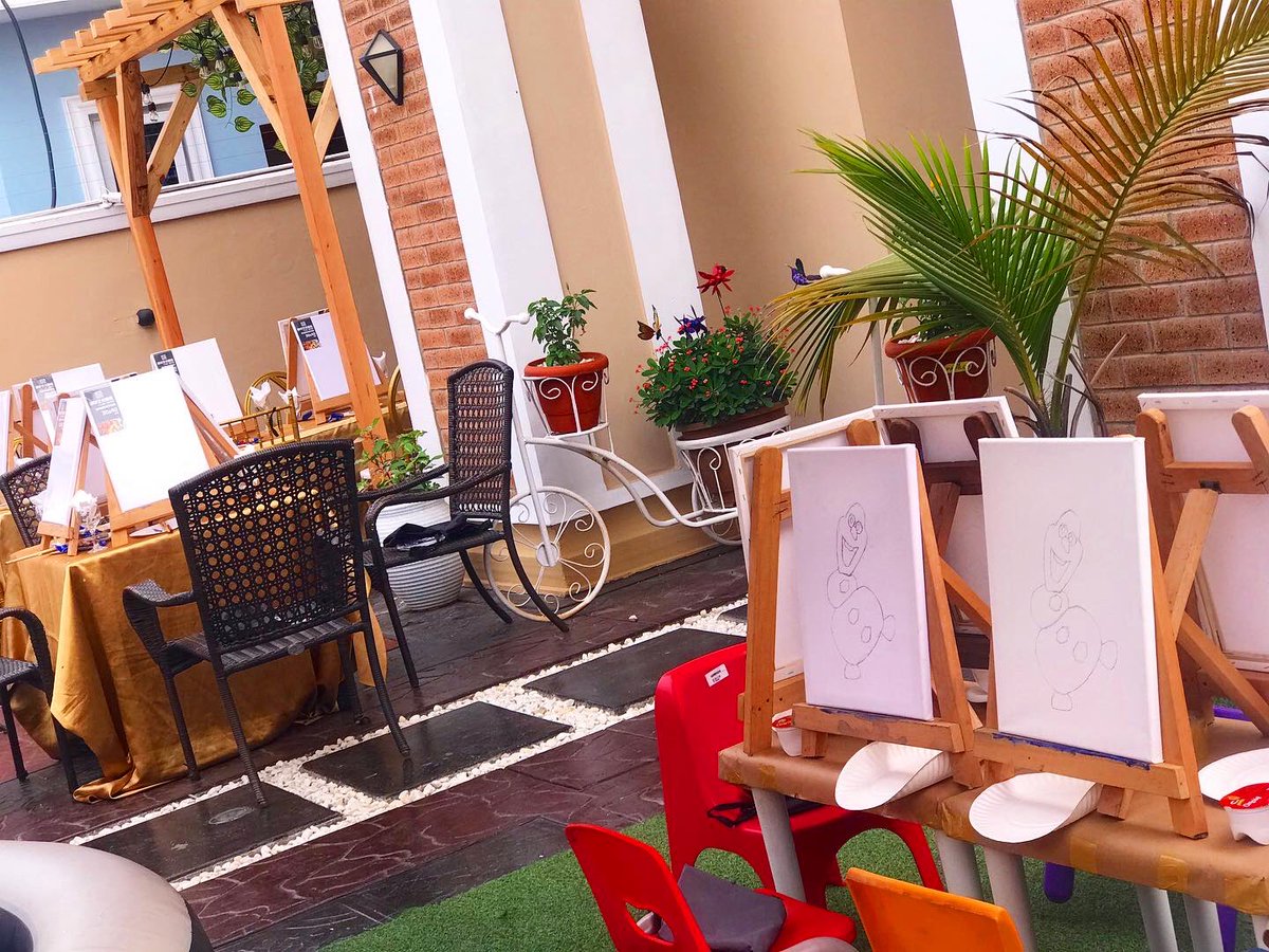 PaintnSip_withO's tweet photo. Throwback to our private paint and sip party in Lagos. It’s the set up and smile on their faces for me. We had both adults and kids session on this day. 🎨🎨🎨

A thread!

#paintandsipWithO #paintandsipLagos 
#paintandsipinLagos https://t.co/mGYlco7FHV
