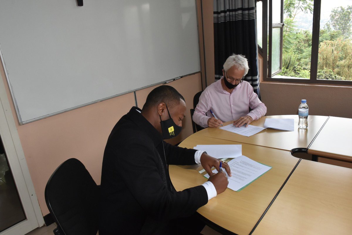 Green Hills Academy tweet media