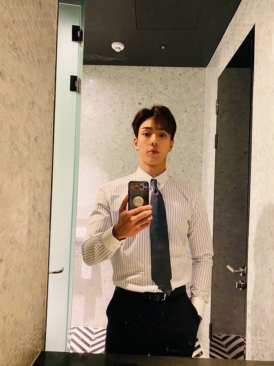 OfficialMONSTAX's tweet photo. 오늘재밌었어요 ㅎㅎㅎ 빵야 #셔누 https://t.co/4sq3IBFhek