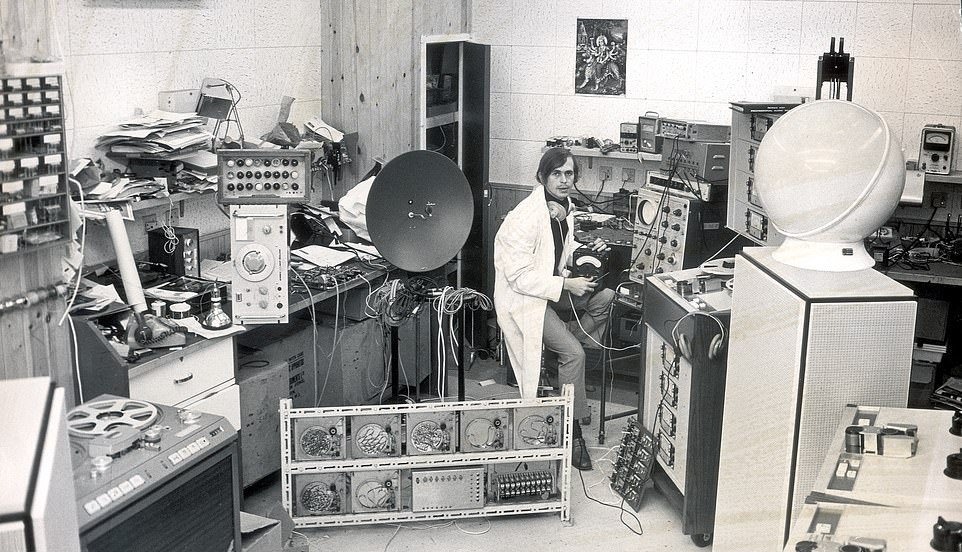 MikeMeakin's tweet photo. Came across this picture of the Beatle's 'Magic Alex' electronic workshop at #AppleCorp  #applecorps  Oh What fun https://t.co/72FRCE2KOs