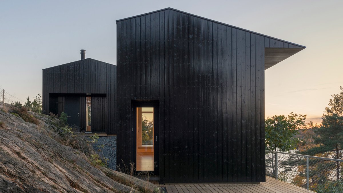 dezeen's tweet photo. This holiday home in Norway was designed to follow the topography of its site: https://t.co/lMzf1SSQHZ https://t.co/BHazynxOhX