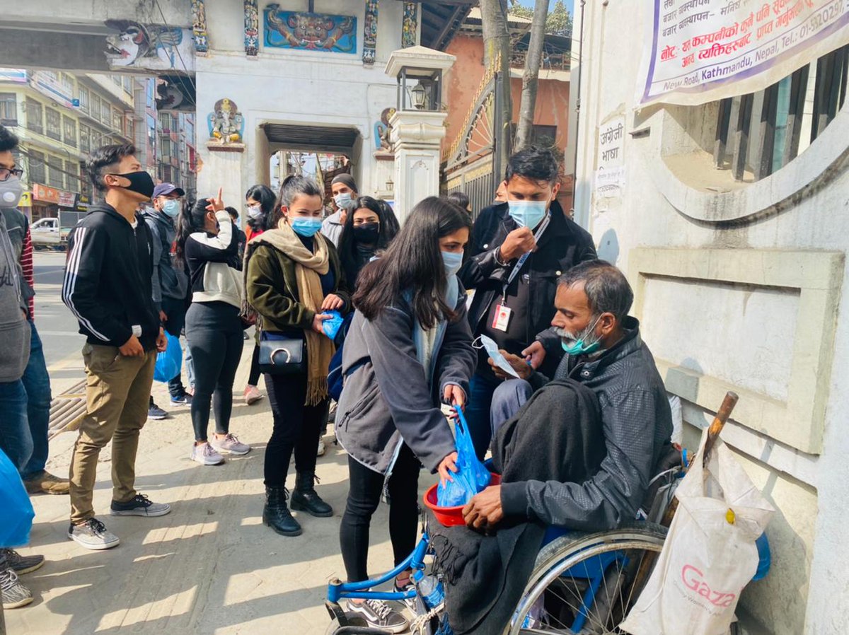 teamsrknepal's tweet photo. We celebrated #8YearsOfTeamSRK in Kathmandu earlier today by distributing food packages to street beggars outside temple!

Congratulations @teamsrkfc and love to @iamsrk 😍

#ShahRukhKhan #TeamShahRukhKhan https://t.co/CDajgmaHdK