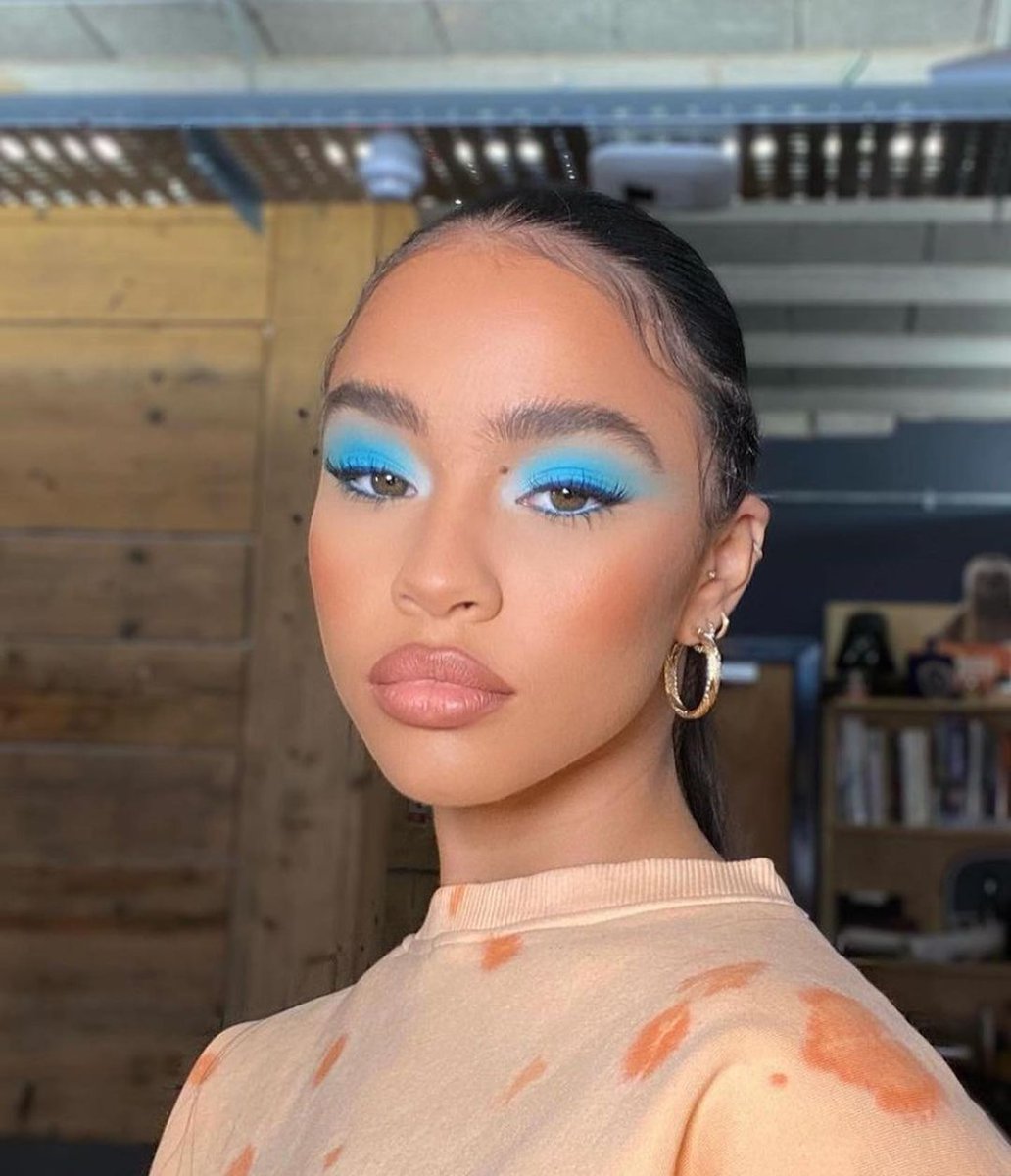 WHEW!! 🥵✨ Bombshell <a href="/edielibertyrose/">edie 🌱</a> reppin' the Sweed ’No Lash-Lash’! 💥 WOAH - obsesssssssed! 🤩🙌🏻 Bag em' on site rn. 🛒
Shop here: bit.ly/38w8cT4 🛍️ #CLOUD10BEAUTY

Makeup @theabmakeup
#bluemakeup #sweedlashes #makeupinspo