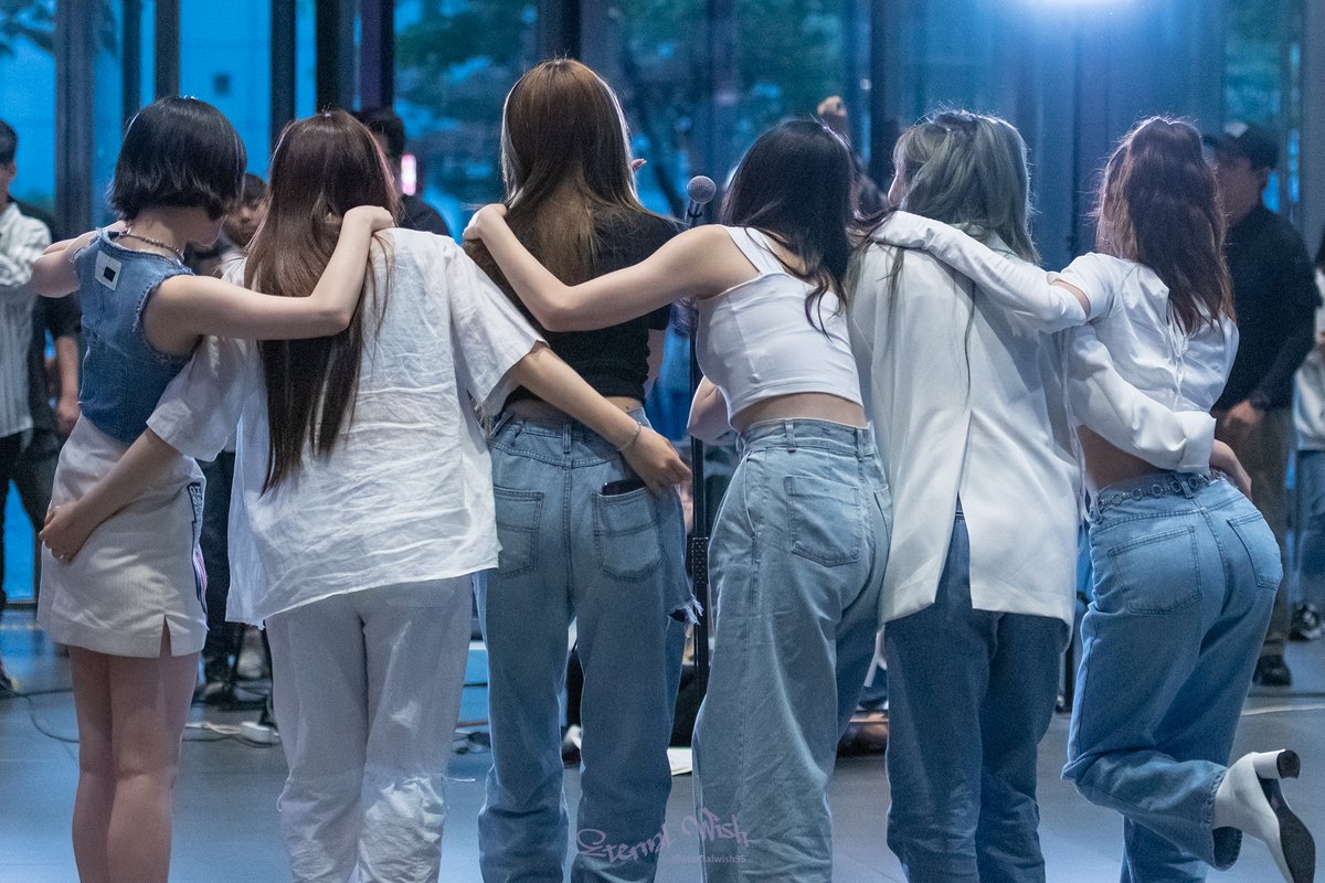 EternalWish95's tweet photo. 6주년 축하해❤️🧡💛💚💙💜
#TO6ETHERWITHGFRIEND 
#여자친구는_6주년에도_계속_달려

ㅂㄱㅅㄷ
#여자친구 #GFRIEND #소원 #예린 #은하 #유주 #신비 #엄지 
@GFRDofficial @GFRDofficialJP https://t.co/TBvTEYuPmo