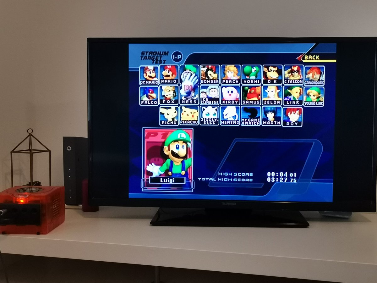 derBTV's tweet photo. Finally some time to play some Smash Bros. Melee! I used to play it like 16 years ago.. Break the Targets FTW! #ssbm #btt #breakthetargets #SuperSmashBros #melee https://t.co/UoOAU7Usce