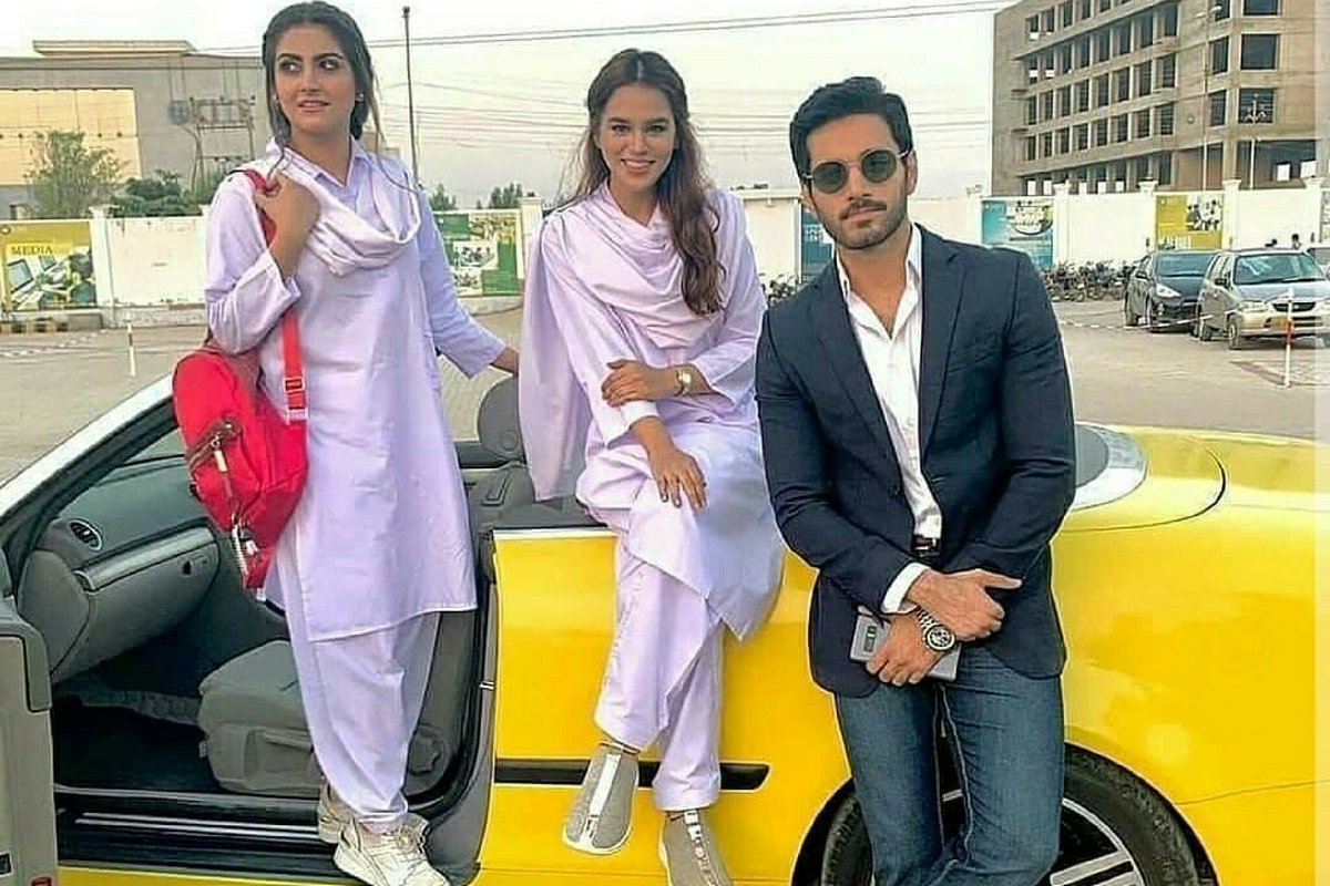 AakashTirmizi's tweet image. Dear Boys:
Samjh rahay ho na yellow color ki value 😜
#codewords