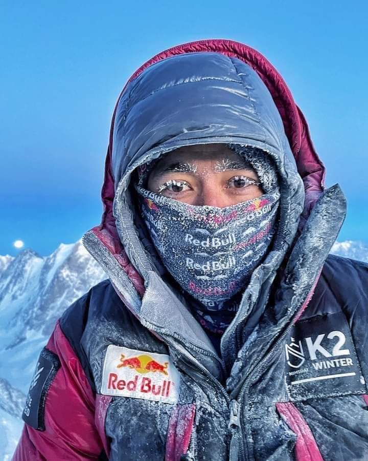 NasiriSyed's tweet photo. Finally Nibali team Successed. Nibali Team made the history in mountaineering field. Congratulations
#winter_K2_summit_2020/21 #Nepalese_Team_Winter_K2
#imagine_Nepal
#Sherpa
#Pakistan
#Nepal
#Nepalese_Sherpa #Team
#K2
#K2_winter https://t.co/LayCNaF5nh