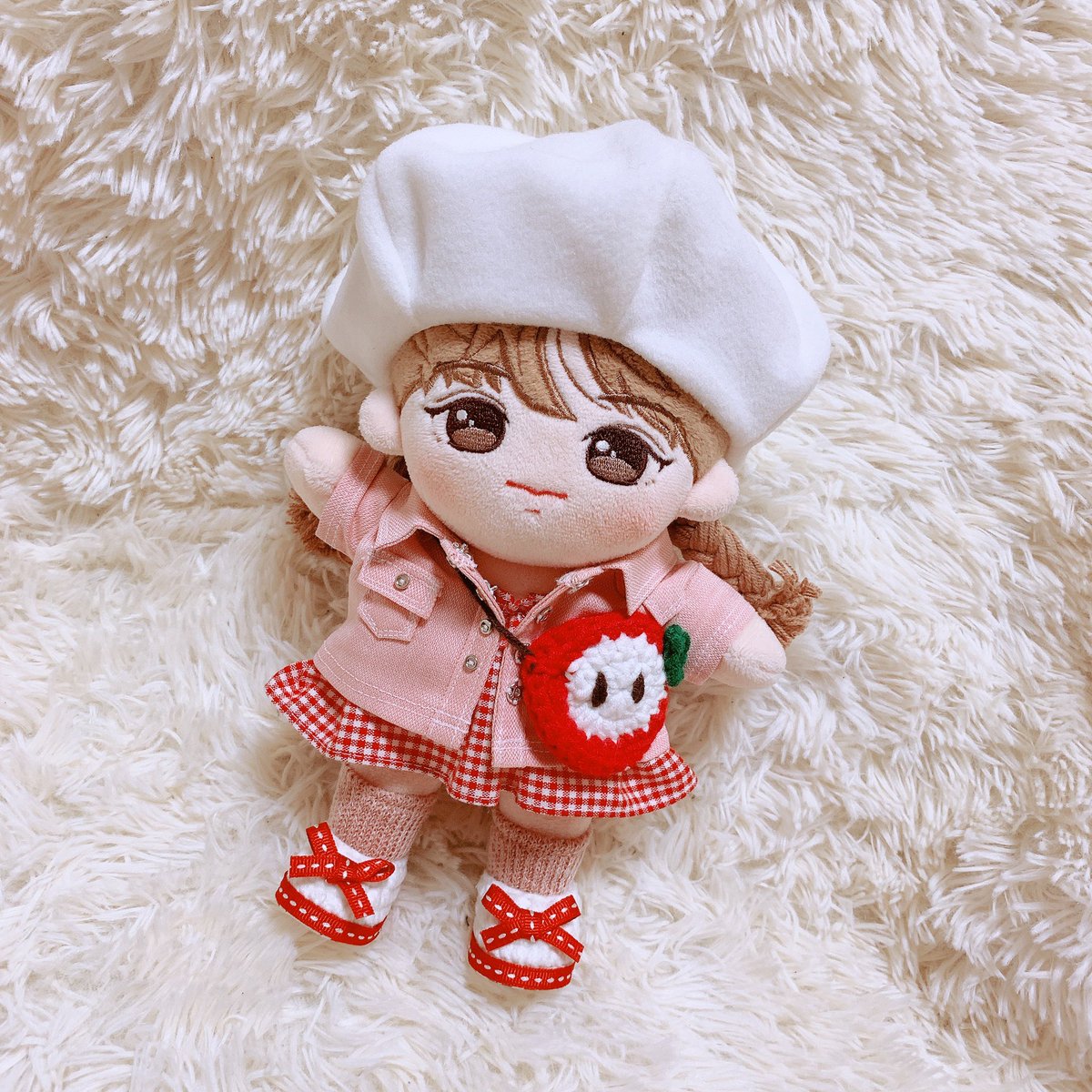 yellow486norang's tweet photo. (도착한지 엄청 오래된;;) 신상개시🤟🏻

뭐랄까.... 첫눈 데이트룩...?☃️💕

❤️베레모-@sallang_closet
❤️양말-@ddeiddei_closet

#솜뭉치 #솜일리룩 #노랑이네💛 https://t.co/q8cQIdFMwL