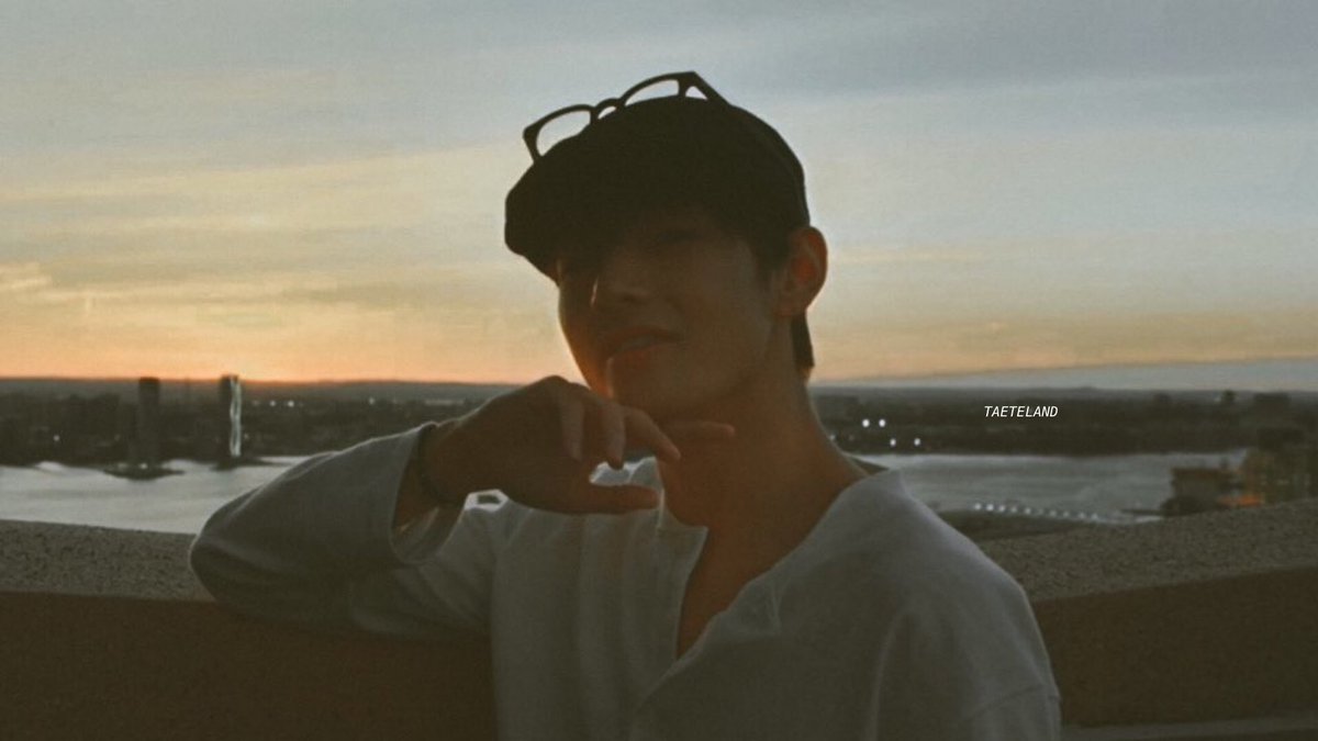 taeteland's tweet photo. warm dates with kim taehyung https://t.co/1IbGbmcTPo