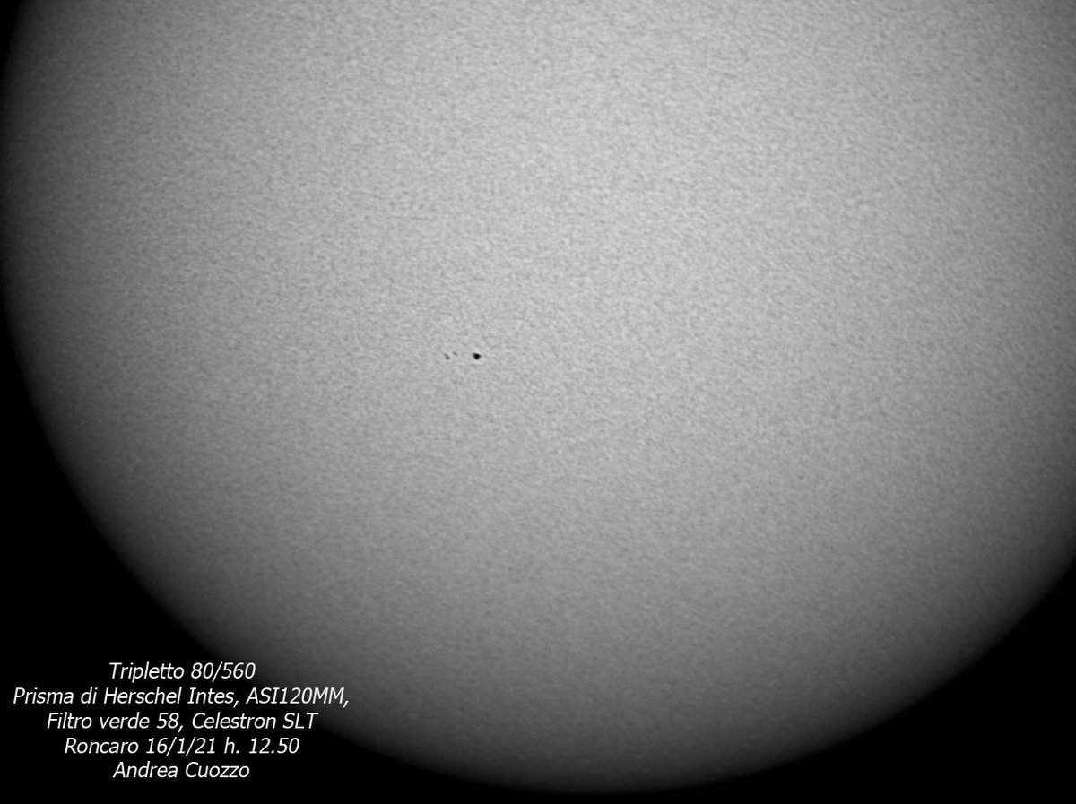 aapv2016's tweet photo. Umidità, vento in quota e seeing orrendo. il #Sole in luce bianca all'ora di pranzo mostra due piccole macchioline. Buon weekend amici #astropillola https://t.co/P5DPKvCStT