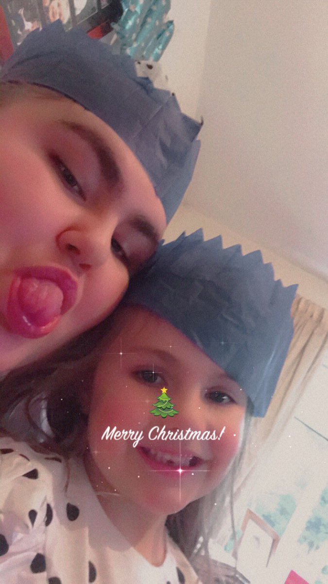 Molly Partington ❤️ tweet media