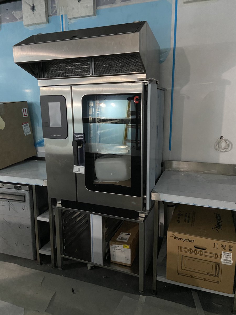 slatters_dev's tweet image. Great to see the #hotel #kitchen being installed.