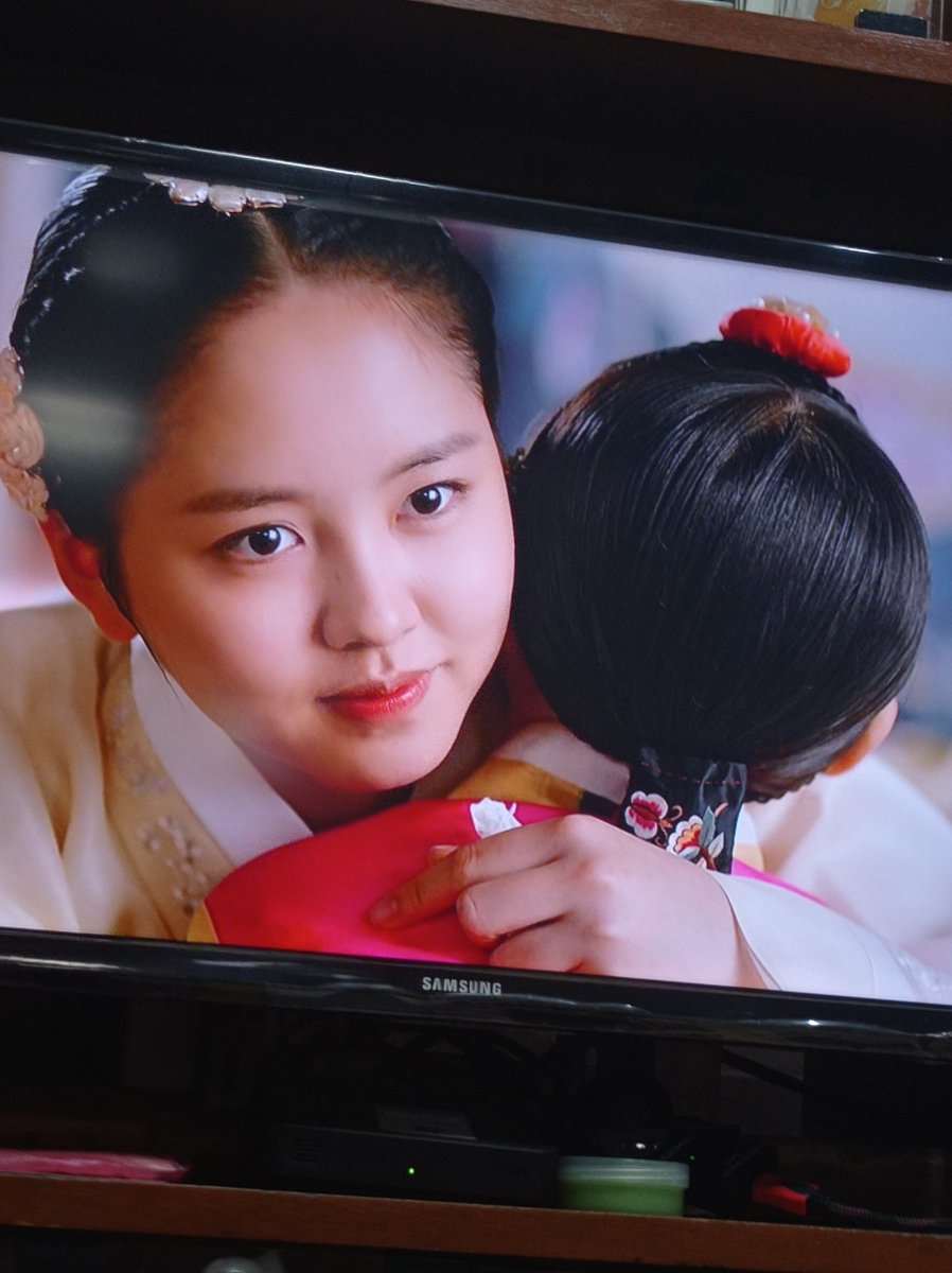 xandz34's tweet photo. Omg i am crying until the end... 🥺😭
Politics, betrayal, friendship, love ...
#TheEmperor: #OwneroftheMask
#theemperorOwneroftheMask
#군주가면의주인
#Gunju – #Gamyeonuijuin
#Ruler – #MasteroftheMask
#YooSeungho
#KimSohyun
#KimMyungsoo
#YoonSohee
#HeoJoonho
#ParkChulmin https://t.co/VF1etaaTU8