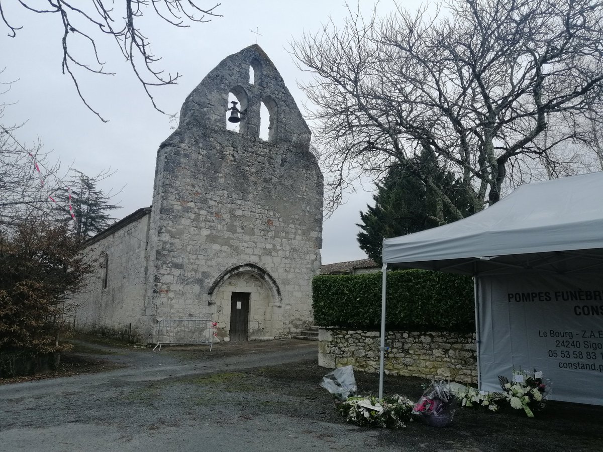 iciperigord's tweet photo. L'hommage de la commune Monestier à Georges #Pernoud va débuter à 14h30. L'emblématique présentateur de Thalassa, décédé en début de semaine, sera ensuite inhumé dans la plus stricte intimité familiale. https://t.co/ronvaPe7BY