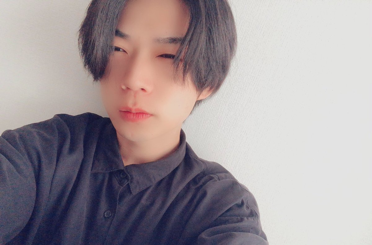 小林卓矢 コバヤシは男だけど昔からかっこいいよりかわいい基準で物を選ぶんだけど 少なからずそれがおかしいって思う人もいるってことを最近知った 毎日コバヤシ