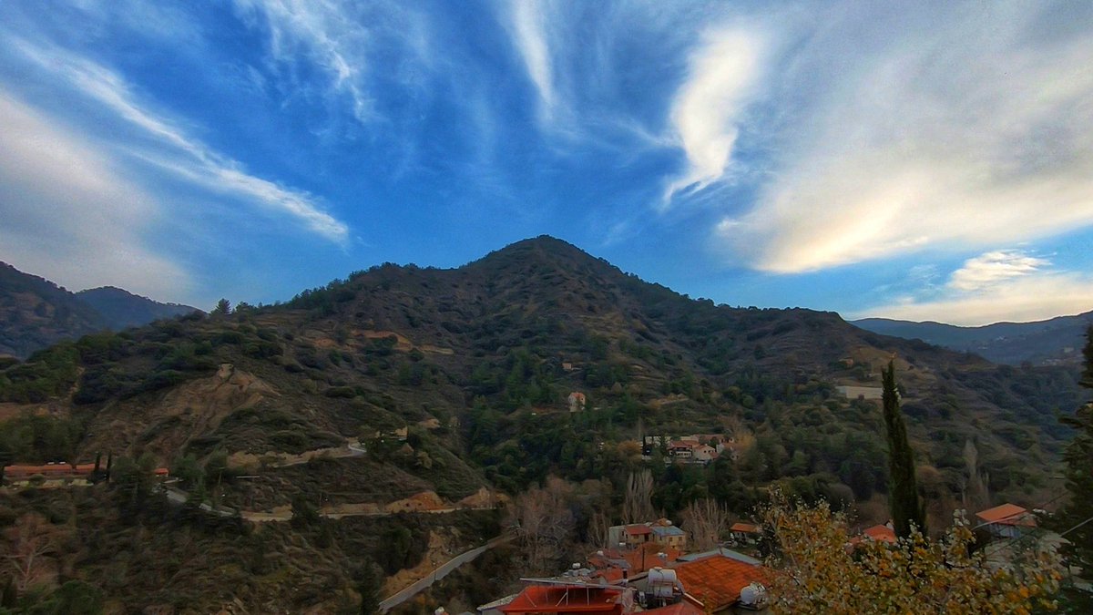 LiakouraMomentz's tweet photo. Agios Ioannis Lampadistis Church 💒 in Kalopanayiotis Village 🇨🇾❤🌲
.
🎬 Watch on 🔴 YouTube:
➡️ https://t.co/XnXvkUDOzM
#cyprus #cyprusisland #troodos #islandlife #kalopanagiotis #kalopanayiotis #cypruschurch #agiosioannislampadistis #kalopanayiotisvillage #cyprus2020 https://t.co/TYwVv08FL7