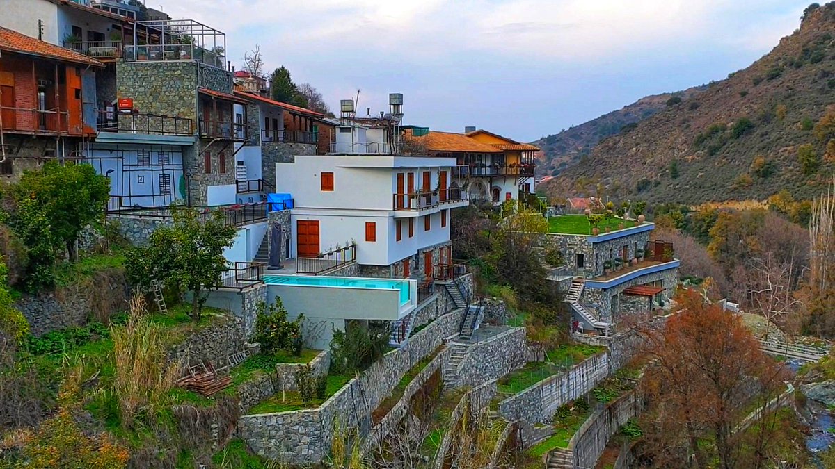 LiakouraMomentz's tweet photo. Agios Ioannis Lampadistis Church 💒 in Kalopanayiotis Village 🇨🇾❤🌲
.
🎬 Watch on 🔴 YouTube:
➡️ https://t.co/XnXvkUDOzM
#cyprus #cyprusisland #troodos #islandlife #kalopanagiotis #kalopanayiotis #cypruschurch #agiosioannislampadistis #kalopanayiotisvillage #cyprus2020 https://t.co/TYwVv08FL7