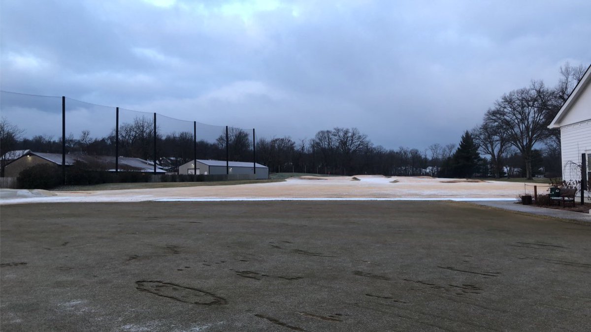 DjLaw308's tweet photo. Platform courts are dry and ready for today’s Midwestern’s matches. The golf course will remain closed today @HydeParkCC https://t.co/ndLsnRdgc7