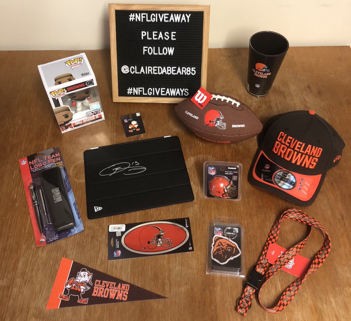 #Browns #NFLGIVEAWAY prize bundle inc a #Signed iPad cover by Odell Beckham Jr <a href="/obj/">Odell Beckham Jr</a> To win is prize lot you MUST be following <a href="/clairedabear85/">Claire Da Bear</a> &amp; RT this link. This #Giveaway will run till the 22/1 &amp; is open 2 ALL #NFL fans globally #NFLTwitter Good Luck🍀 Everyone #CLEvsKC