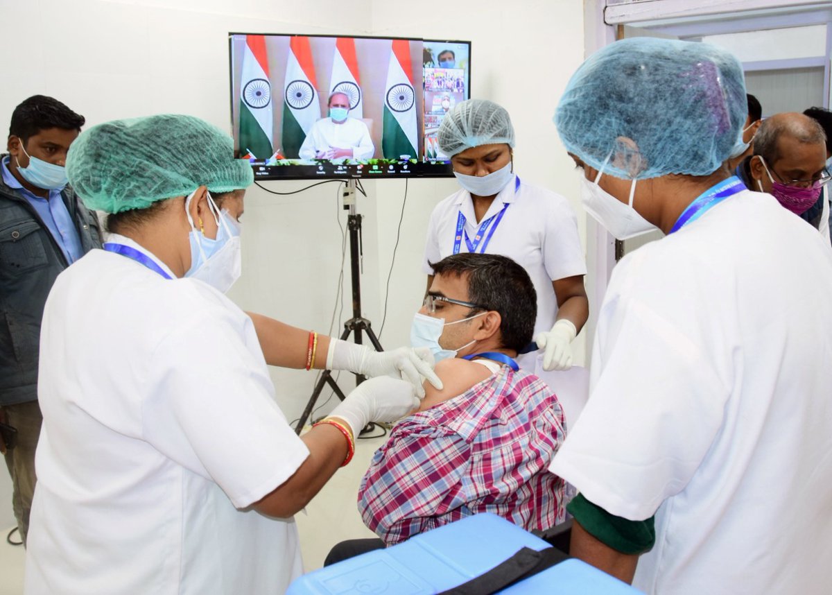 CMO_Odisha's tweet photo. Commending the #CovidWarriors, CM said that the State is proud of their dedication &amp; sacrifices over the last 10 months in the line of duty. #Odisha Government has made all necessary arrangements for vaccination in 161 sites across all 30 districts. #LargestVaccineDrive https://t.co/Klk2p1BJXF