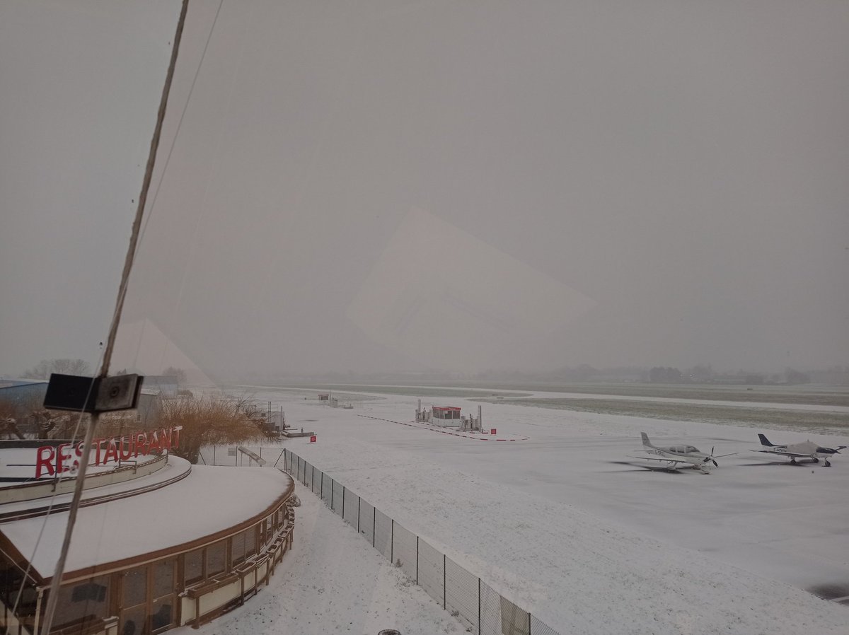 Tedd31's tweet image. Journée boule de neige 🌨️
#LFPL #AvGeek