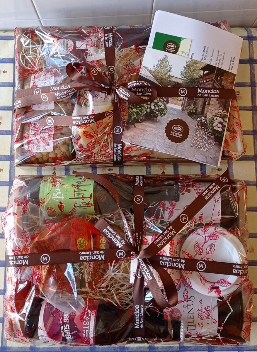 rcastrodelera's tweet photo. Todo preparado para cumplir un año más con la #ciberbotillada2021 q organiza nuestro amigo @juanmagcolinas en colaboración con @LaMoncloaBierzo y otros productos como @Pharmadus @ChocolatesSant1 @BodegasGodelia @Tilenus_wine Quesería Vía Láctea y Cerveza Castreña. https://t.co/e2QY1QOI4B