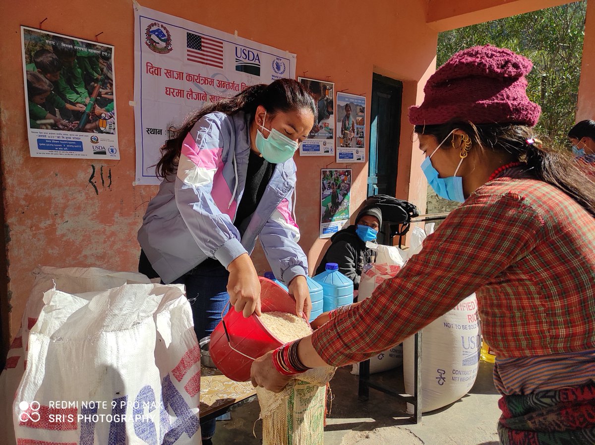 WFP_Nepal's tweet image. #FoodSafety should always be a priority, including during the #COVID19 pandemic.🍲🦠

@WFP 🇳🇵&amp;amp; #MoEST have therefore halted #schoolfeeding &amp;amp; opted for the third round of #TakeHome ration distribution.  

A big thank you to the #US Government for their generous funding support! 🙏