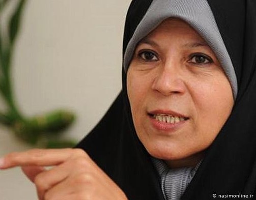 Khbdkmu's tweet photo. فرزندان هاشمی حال که دیگر عرصه را بر خود و  تفکر خود تنگ دیده اند ، به دنبال مستمسکی هستند تا بلکه در دل عده جا باز کنند 

بگذارید اندک آبروی پدرتان باقی بماند ، و بیش از این تن شیخ مغروق را در گور نلرزانید 

#فائزه_هاشمی 
#محسن_هاشمی https://t.co/n3iZKw3fdX