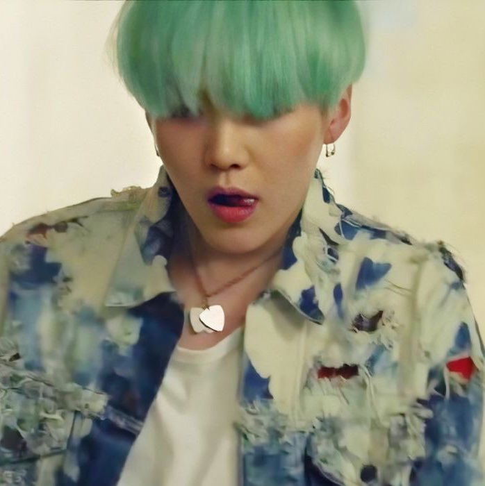 not to be that mutual but,,, i miss mint hair yoongi :(