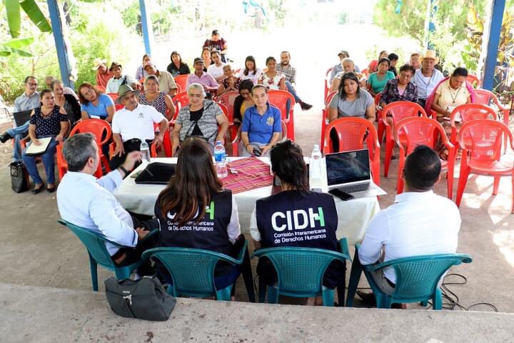 Por todas las madres que perdieron a sus hijos y por todas aquellas que aún se encuentran buscándolos. #ProhibidoOlvidarSV