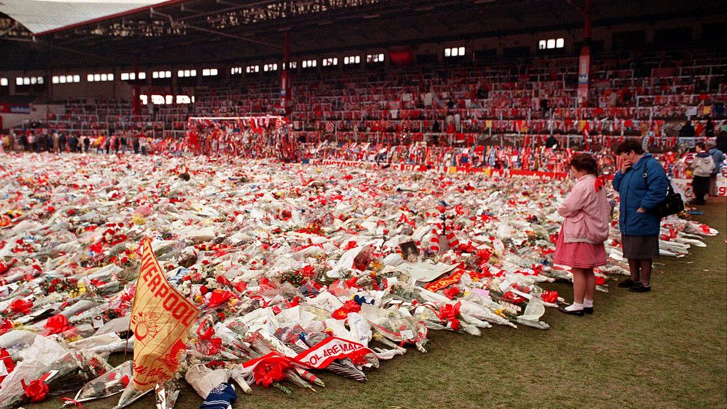 Cet événement amène les supporters à prendre du recul sur la haine qui existe, un élan de solidarité suit ce drame. Malheureusement, il existe encore à ce jour des chants insultants les victimes de Munich et d'Hillsborough... le mauvais côté de ce genre de rivalité