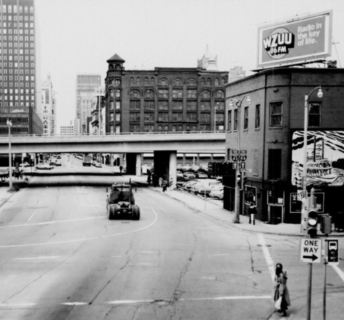 The River Queen was located in the Cross Keys Hotel (400 N. Water St.) a historic landmark that was never respected as such. The Cross Keys (built 1843) housed many founding fathers when they first arrived. It was one of the oldest, if not THE oldest, structures in the city. (7/)