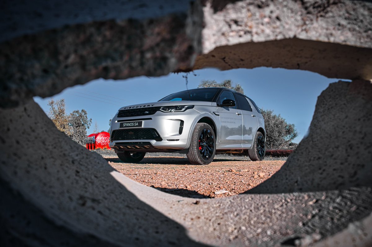 GSargiannidis's tweet photo. The new Range Rover Discovery PHEV is out? What do you think 🤔... @JLR_News @NewsAutogr @LandRover @LandRoverUSA @LandRover_UK @LandRoverUKPR #discoveryphev #rangeroverdiscovery #newsauto https://t.co/Q0sSszZ78F
