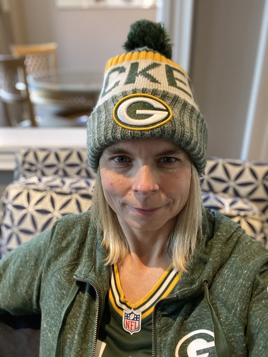 88dalefan12's tweet photo. @packeverywhere @packers Just waiting for the game to start! GO PACK GO!! 💛💚💛💚💛 https://t.co/NMiUAINS7K
