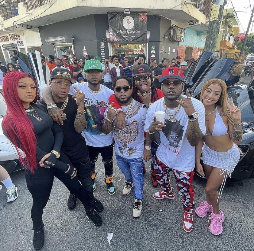 🇩🇴🇩🇴

#LaPerversa #Vakero #Chimbala #YailinLaMasViral #YomelMeloso #Musicologord #Cekyviciny