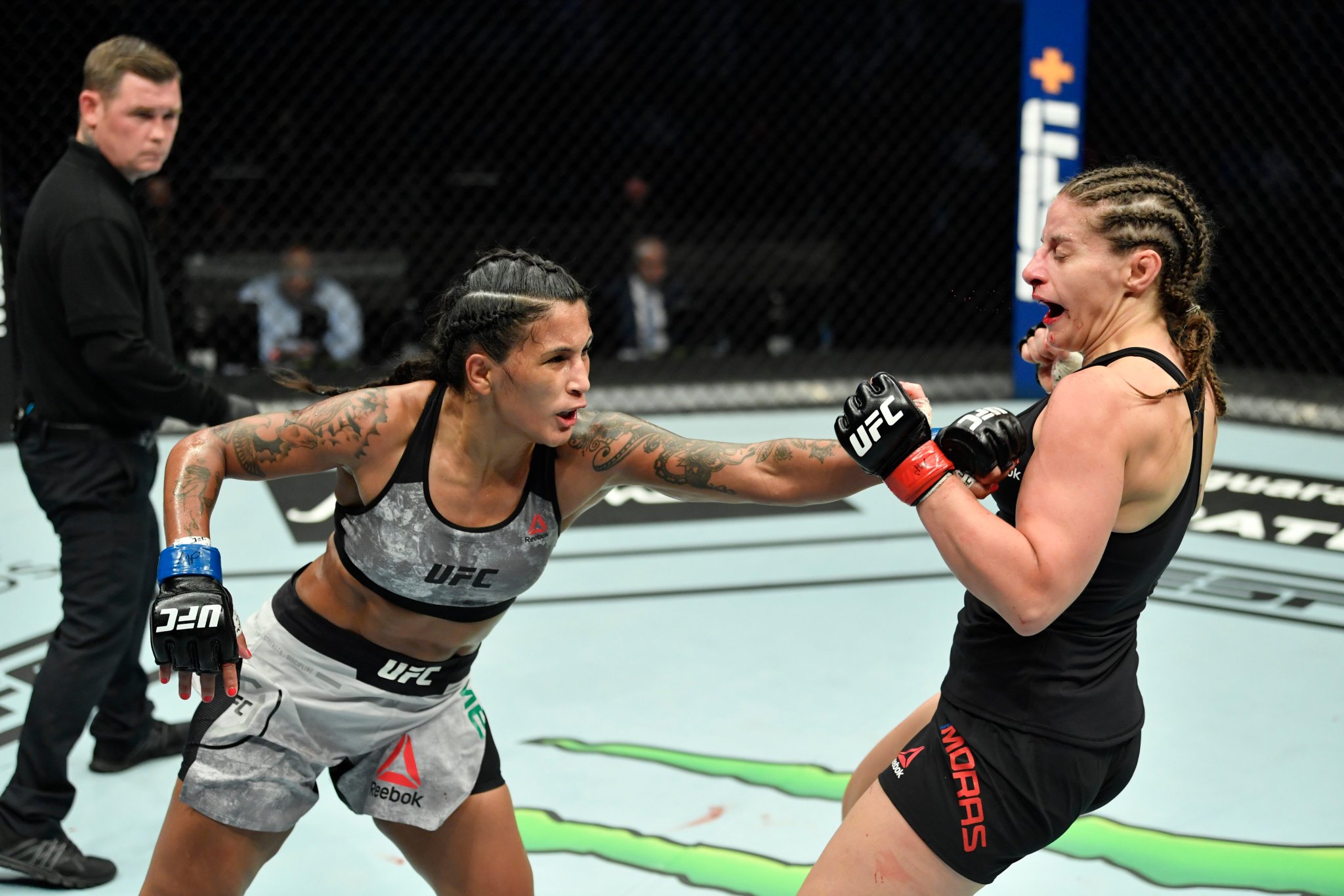 UFC on Twitter: "Showcasing some slick striking 👊 🇧🇷 Vanessa Melo by UD at #UFCFightIsland7 [ Prelims continue on #ESPNPlus ]… "