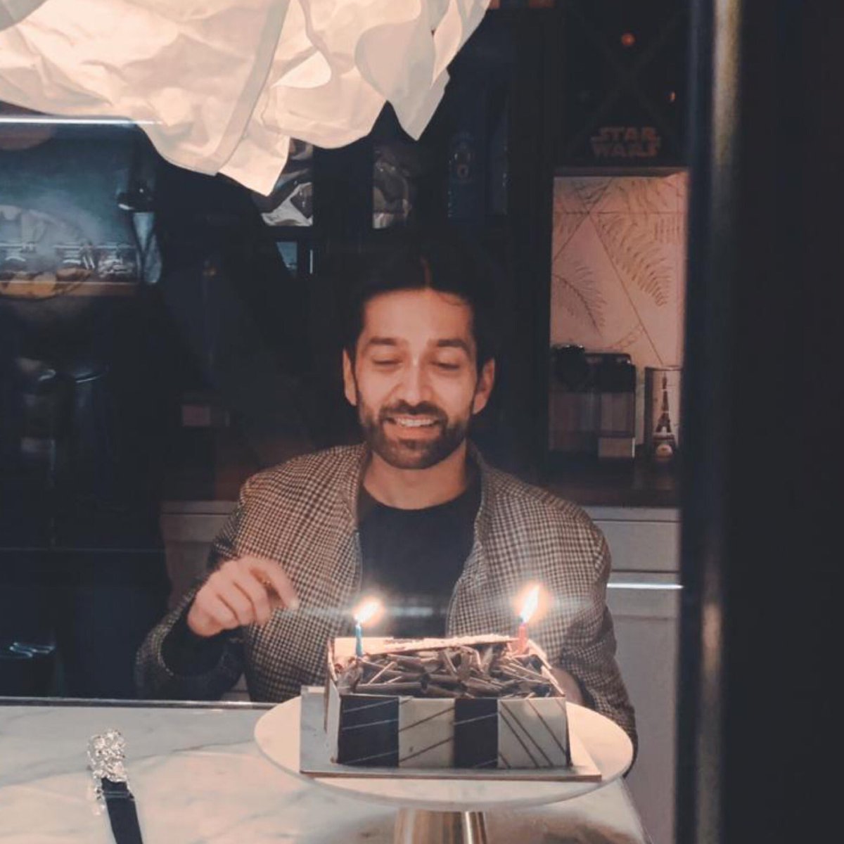 nakuultribe_b's tweet photo. the clock strikes 12 🎂 

#HappyBirthdayNakuulMehta https://t.co/ibJBN95Qtw
