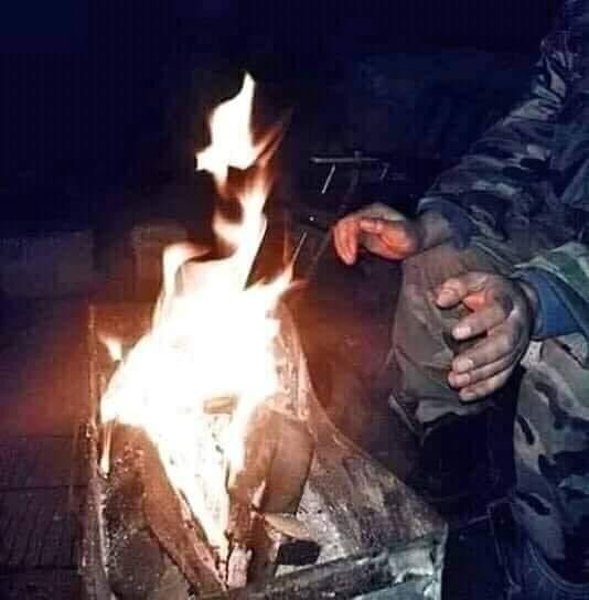 لا تنسونا من دعائكم 🙏🏼❤️

في هذا البرد القارس وتحت الأمطار

#الجيش_العربي_السوري