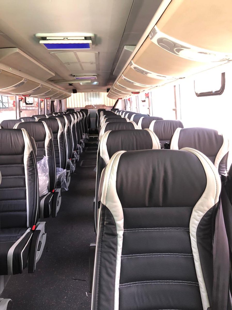 DIKARchile's tweet photo. Un cambio de look a tu bus , nunca es tarde. Esta vez el new look fue sobre un Viaggio 1050 año 2014. Para las empresas @YanguasBus . Incorporamos butacas certificadas de cuero . Cinturones de 3 Puntas
USB
Mesas en cada butaca. https://t.co/7oEMwNF6z3