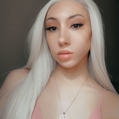 rachaelbenita's tweet image. ✨👛🌸💗👩🏻‍🦳