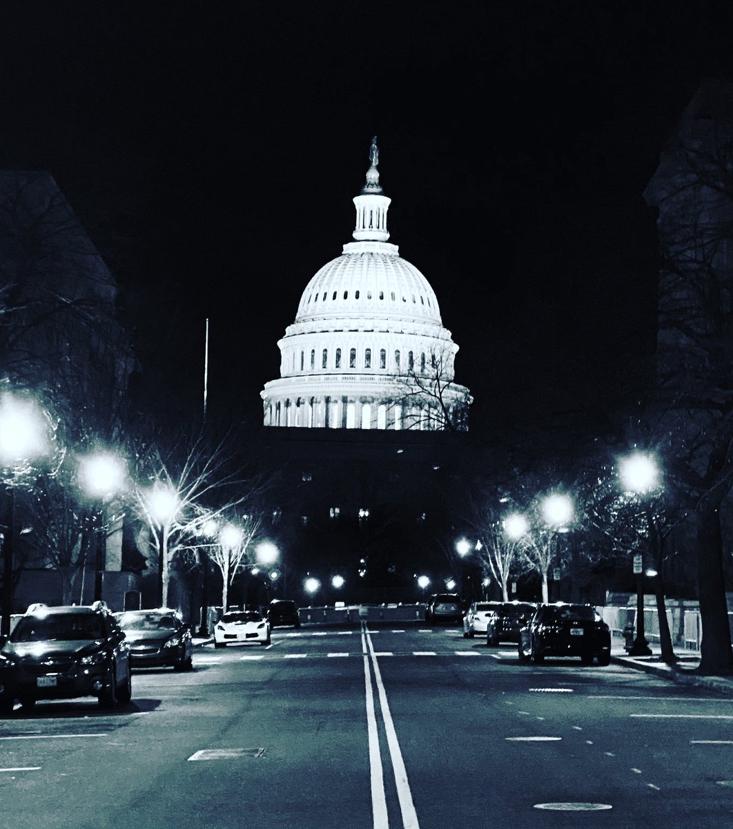 Juliamakiauthor's tweet photo. Dear America,
With Love, #Guardians  #NationalGuard #CapitolRiot #Military #CapitolBuilding #WashingtonDCProtest #ThankASoldier #America #OurSafety #Military #AmericaFirst https://t.co/RaCsi03suW https://t.co/DibBwXnRly