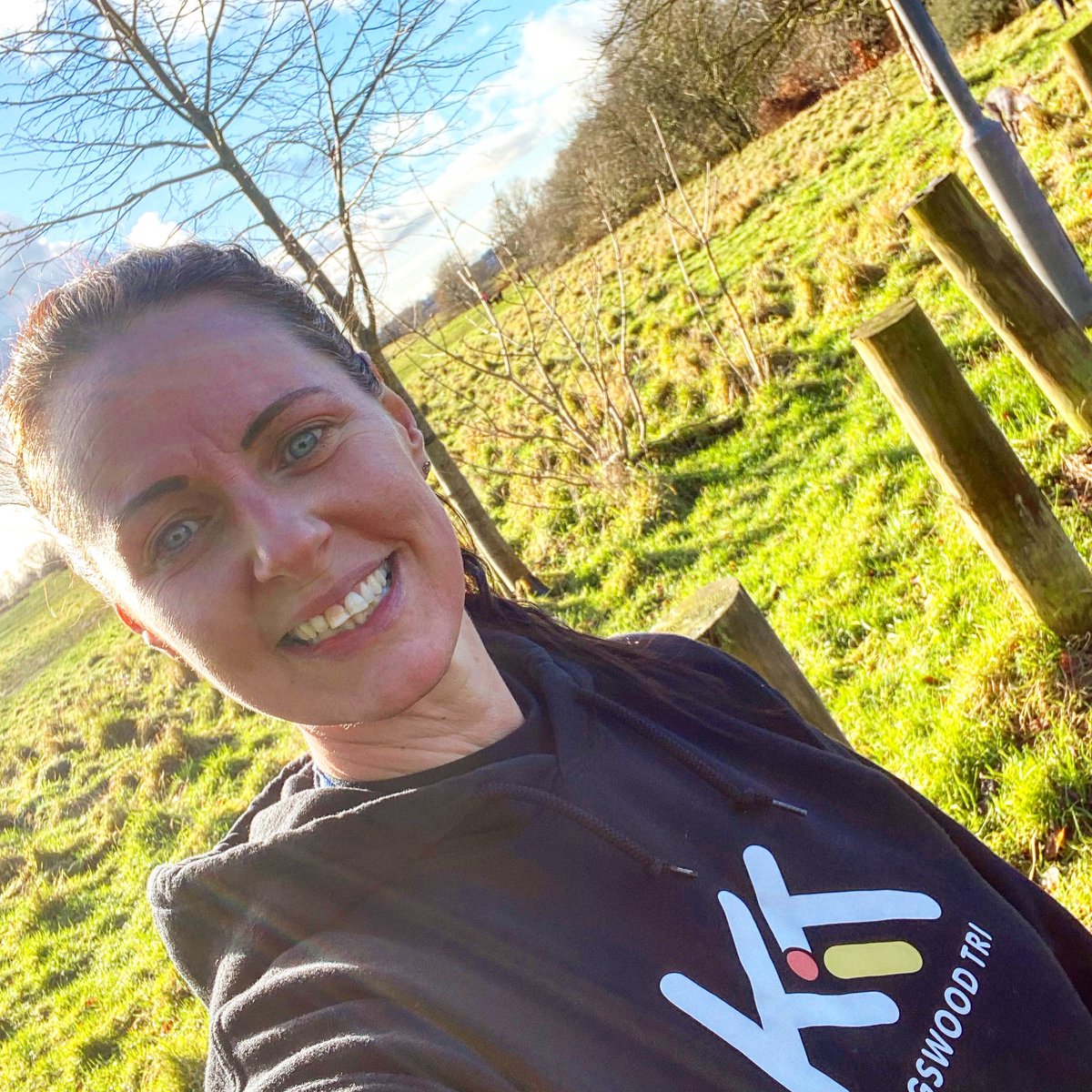 NickyTaylor7575's tweet photo. Still smiling after getting up early for a Max HR Test with GBR TRI Neil Parker! Pushed me beyond my expectations & out of my comfort zone, with 8 Reps up a very big hill - Pass the sick bucket!! ๐คขNew Max HR set to adjust my Zones in prep for 30week IM training Programme #MaxHR https://t.co/dxXCzPkA5j