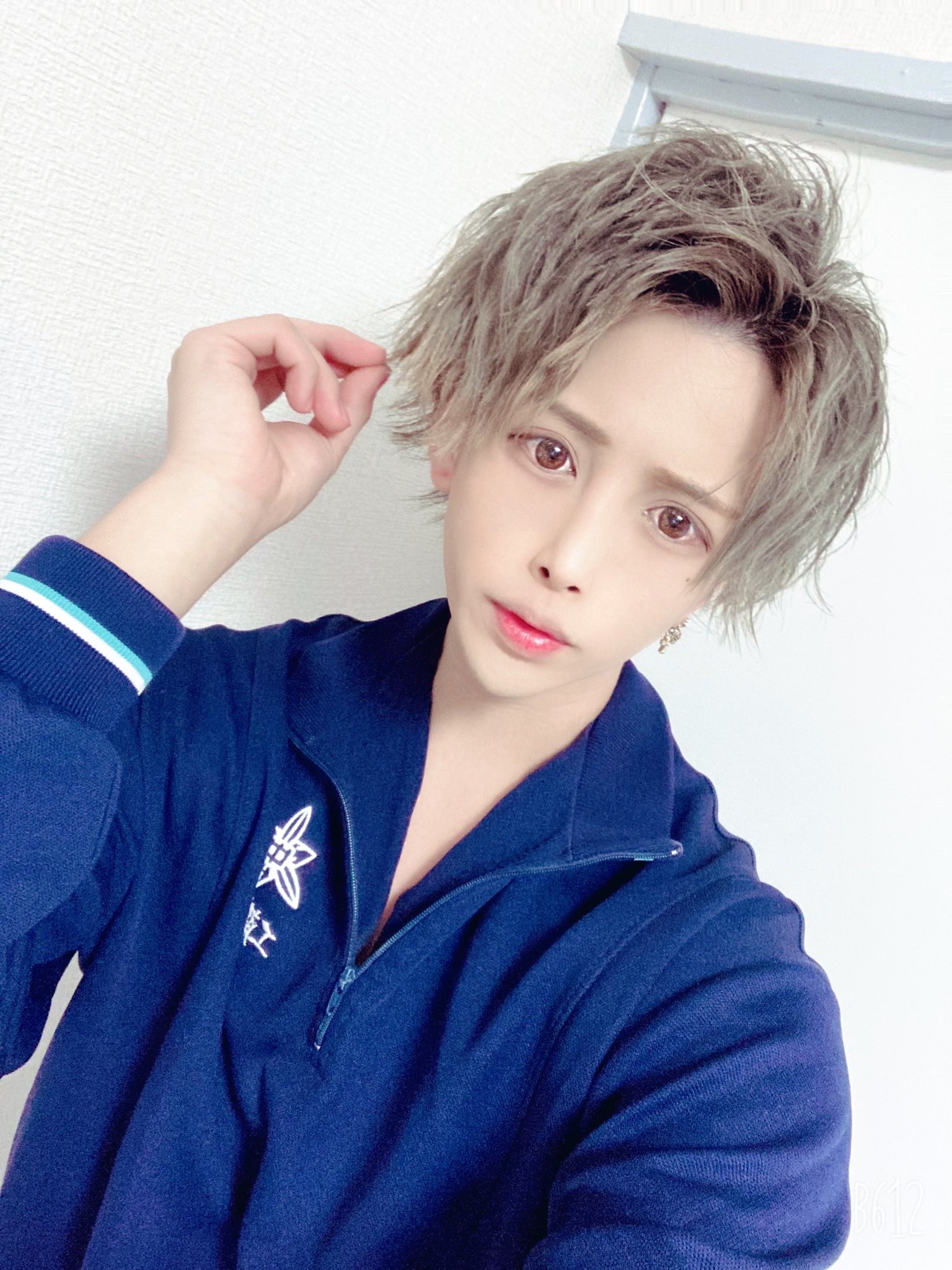 よーにゃん (@yoshivwxy) / X