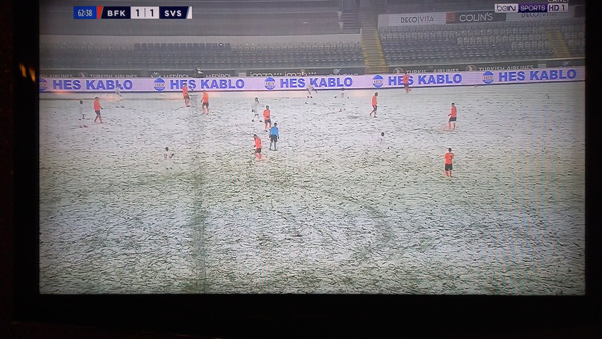 Sivasaporlu futbolculari görebilen var mi? Beyaz forma degisik bir seçim olmuş.  <a href="/SivassporKulubu/">Sivasspor</a> #Sivasspor #basaksehir