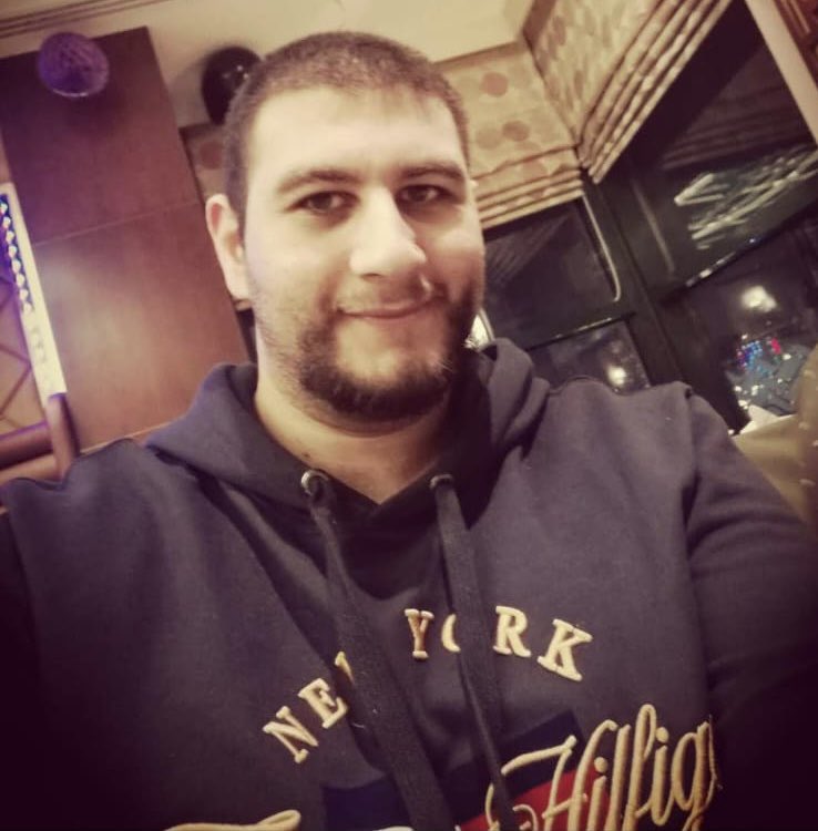 ramy_080618's tweet image. #family #mealout #throwback #december 2019 🙈😂

Best picture of myself I could find on my phone 🤣🤣🤣 #DUND
