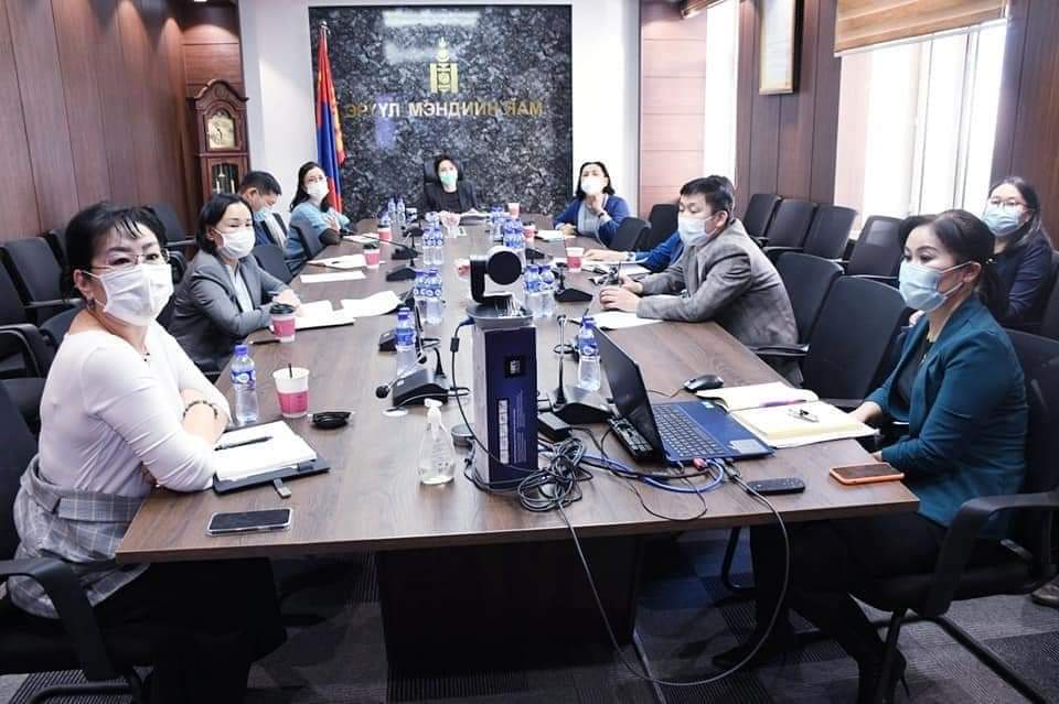 Вакцинжуулалтын бэлтгэл ажлыг хангаж байна.