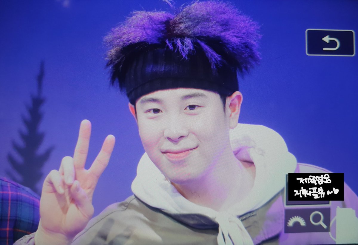 untitled_PO's tweet photo. 210116 #올모스트메인 프리뷰

하 ...
얼마만의 프리뷰인지 ...
오늘도 열심히 넘어지고 열심히 애드립하느라 고생했어 😆

#블락비 #BLOCKB #피오 #PO https://t.co/CCr1ciSgkv